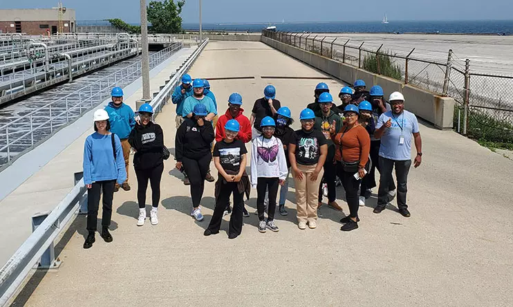 Students touring Jones Island in Milwaukee 